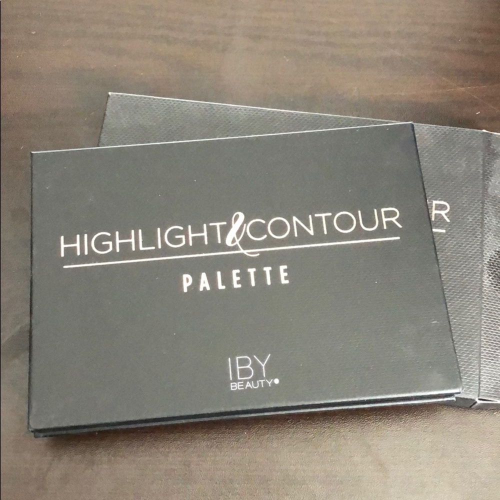 IBY Beauty highlight and contour palette